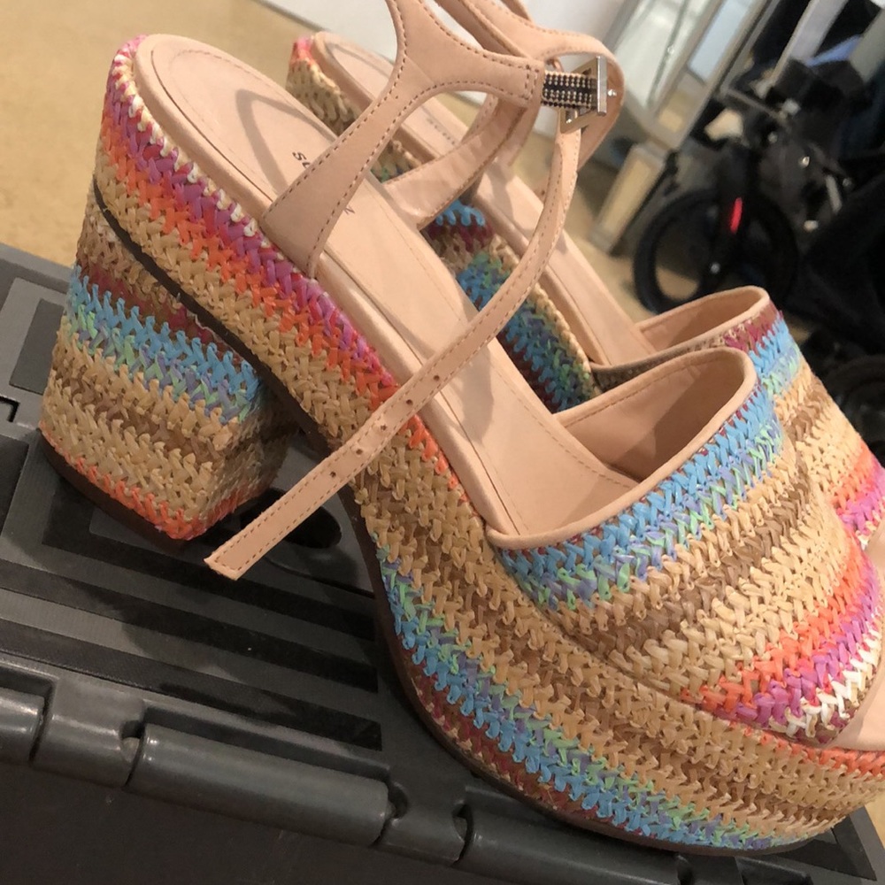 Sandals - Picture 3 of 11